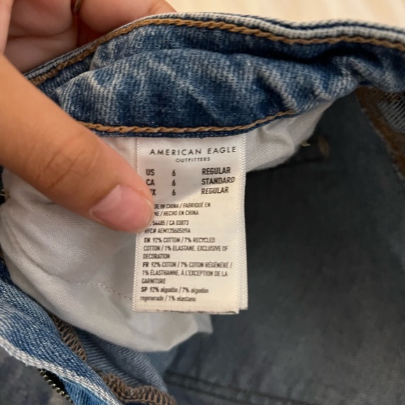 AE MOM JEANS - Picture 3 of 4